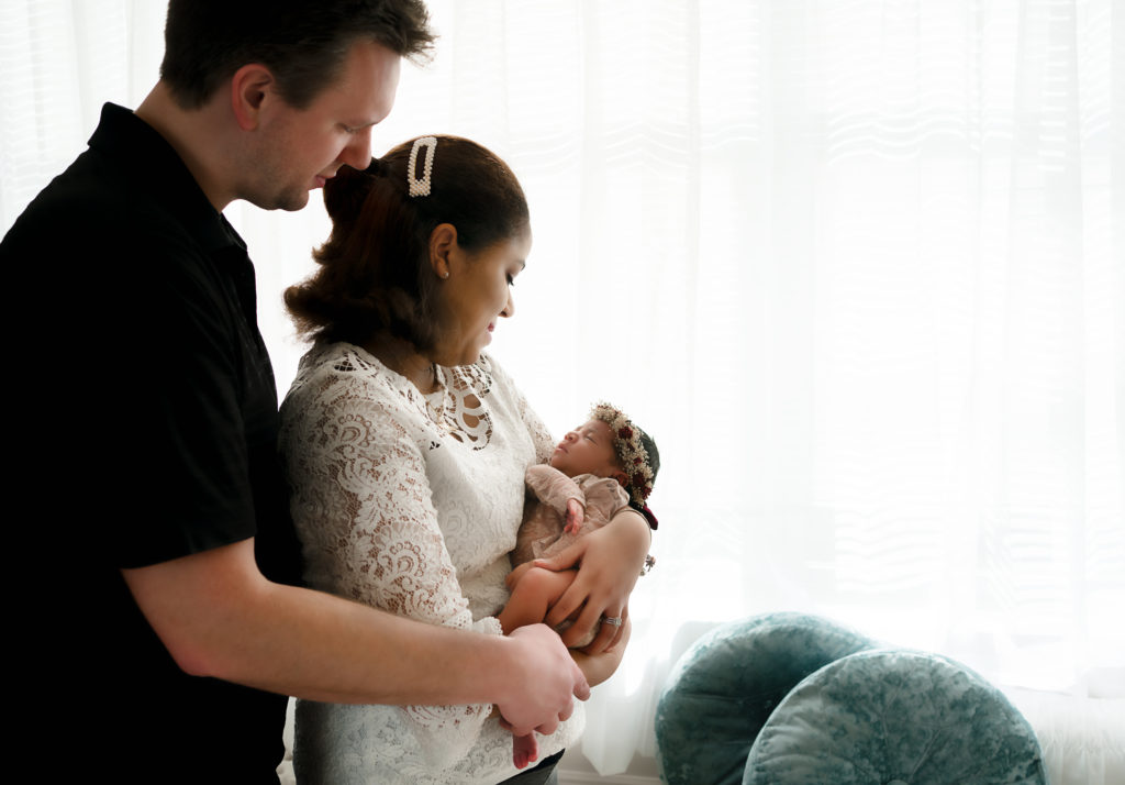 Buffalo, NY and WNY Newborn Photographer. Lifestyle and In studio Newborn Photography. Jessica Stewart Photography