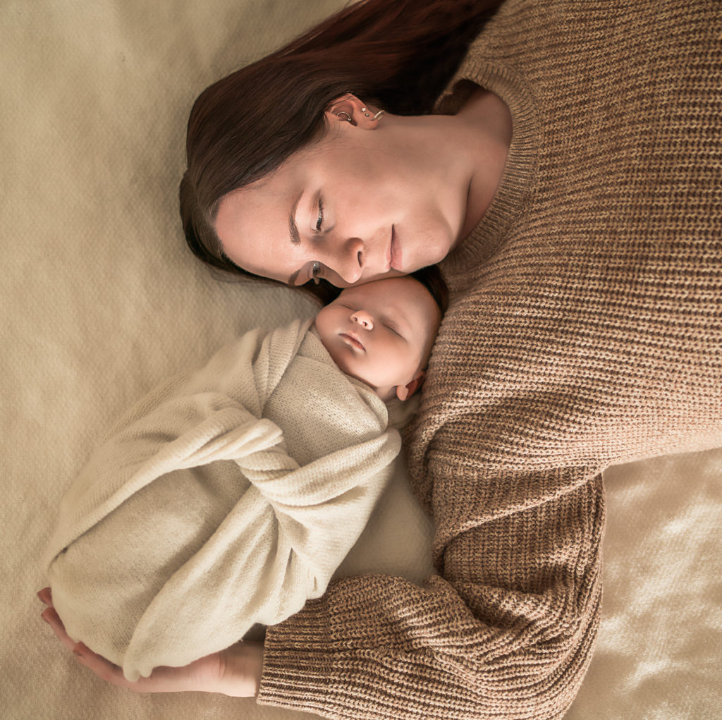 Buffalo, NY and WNY Newborn Photographer. Lifestyle and In studio Newborn Photography. Jessica Stewart Photography