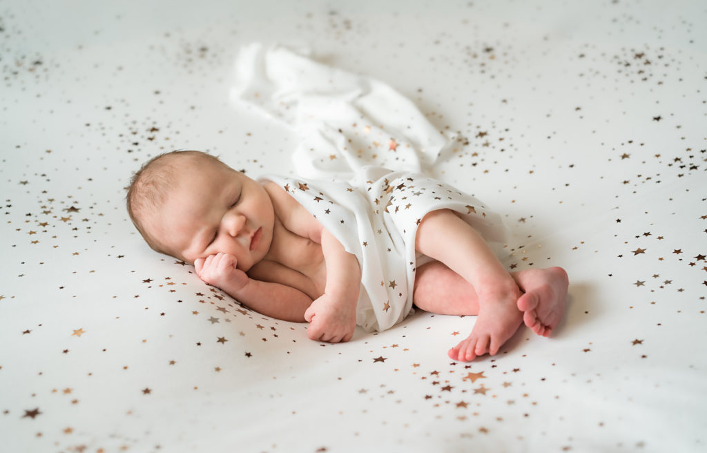 Buffalo, NY and WNY Newborn Photographer. Lifestyle and In studio Newborn Photography. Jessica Stewart Photography