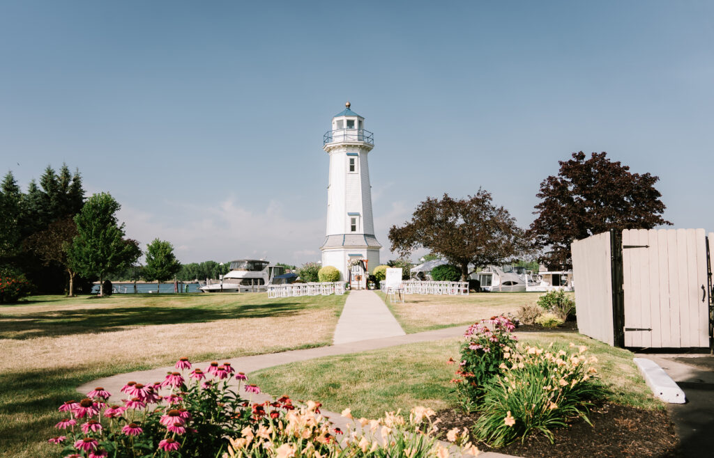 Lewiston NY Wedding Photographer WNY wedding photographer Buffalo NY wedding photographer Buffalo Launch Club Grand Island NY Wedding photographer ( (375)