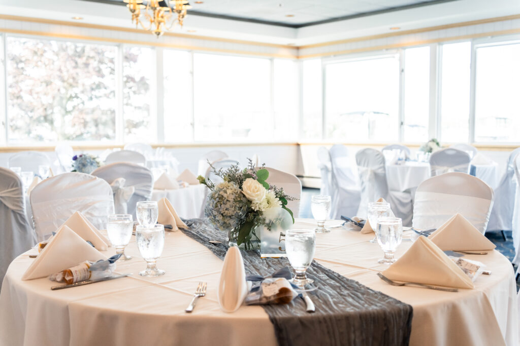 Lewiston NY Wedding Photographer WNY wedding photographer Buffalo NY wedding photographer Buffalo Launch Club Grand Island NY Wedding photographer ( (375)