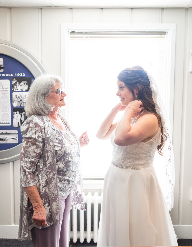 Lewiston NY Wedding Photographer WNY wedding photographer Buffalo NY wedding photographer Buffalo Launch Club Grand Island NY Wedding photographer ( (375)