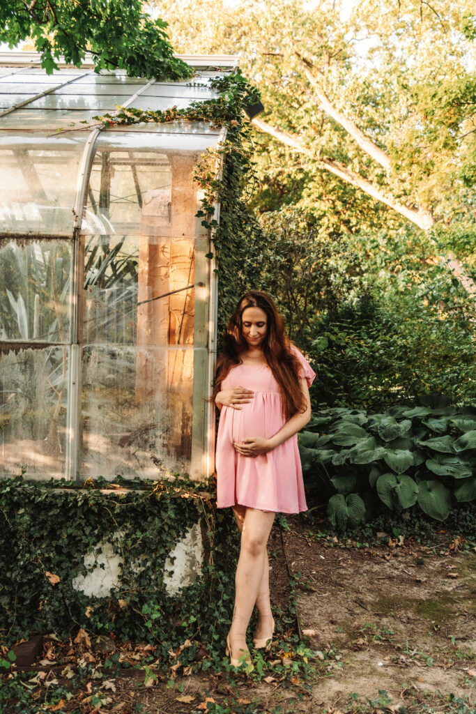 Buffalo, NY maternity Photographer Rochester, NY maternity Photographer WNY maternity Photographer and Finger Lakes Region maternity Photographer Highland Park Rochester NY George Eastman Museum