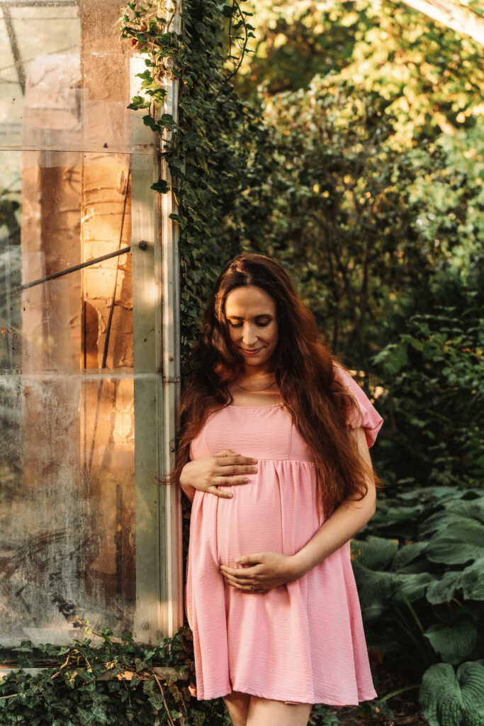 Buffalo, NY maternity Photographer Rochester, NY maternity Photographer WNY maternity Photographer and Finger Lakes Region maternity Photographer Highland Park Rochester NY George Eastman Museum